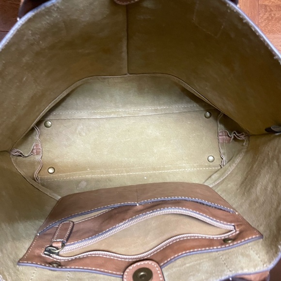 Frye The Lucy Leather Handbag - Picture 4 of 8